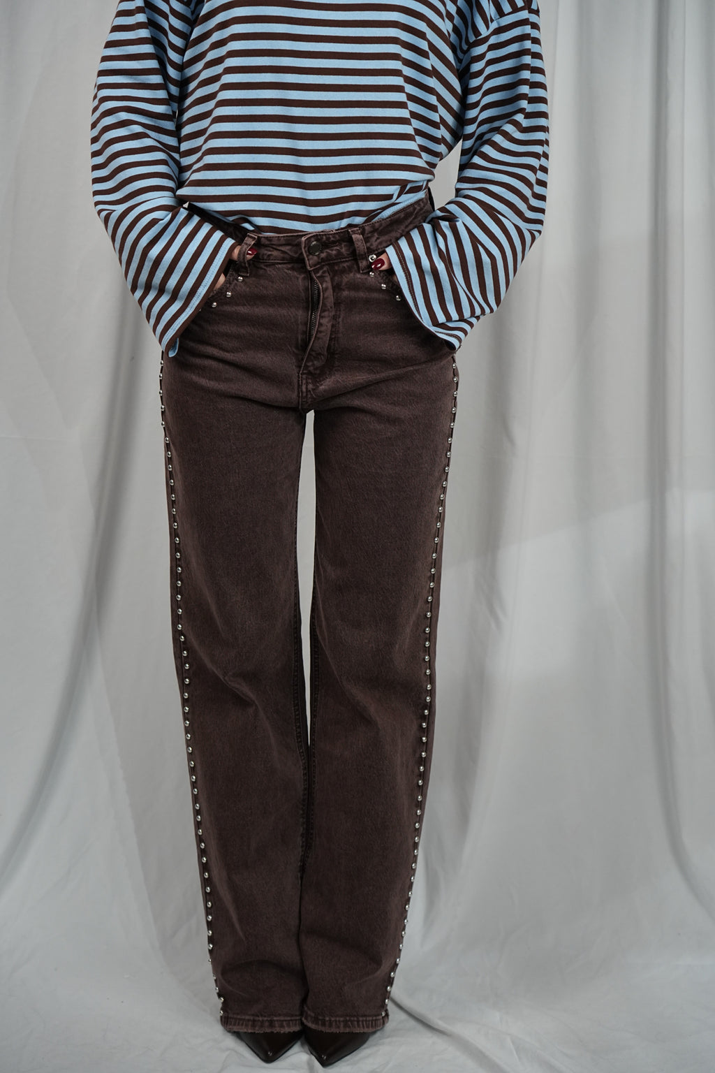 Jeans Delavè Brown con borchie