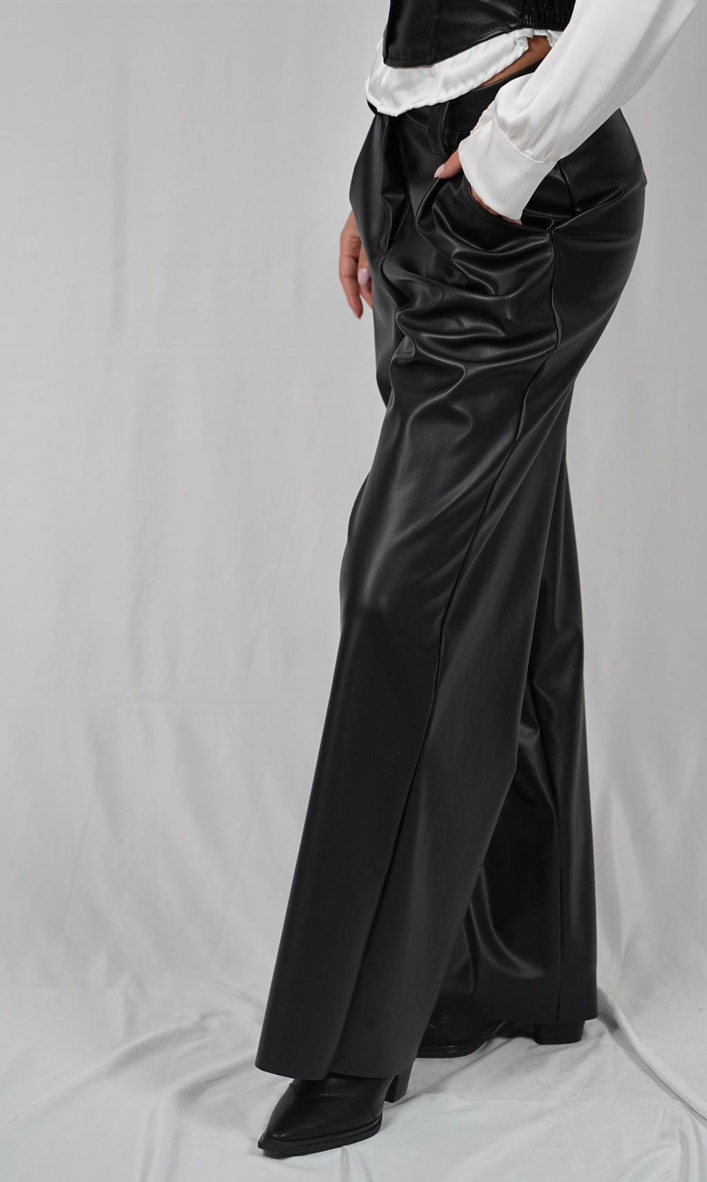 Pantalone loose ecopelle Black