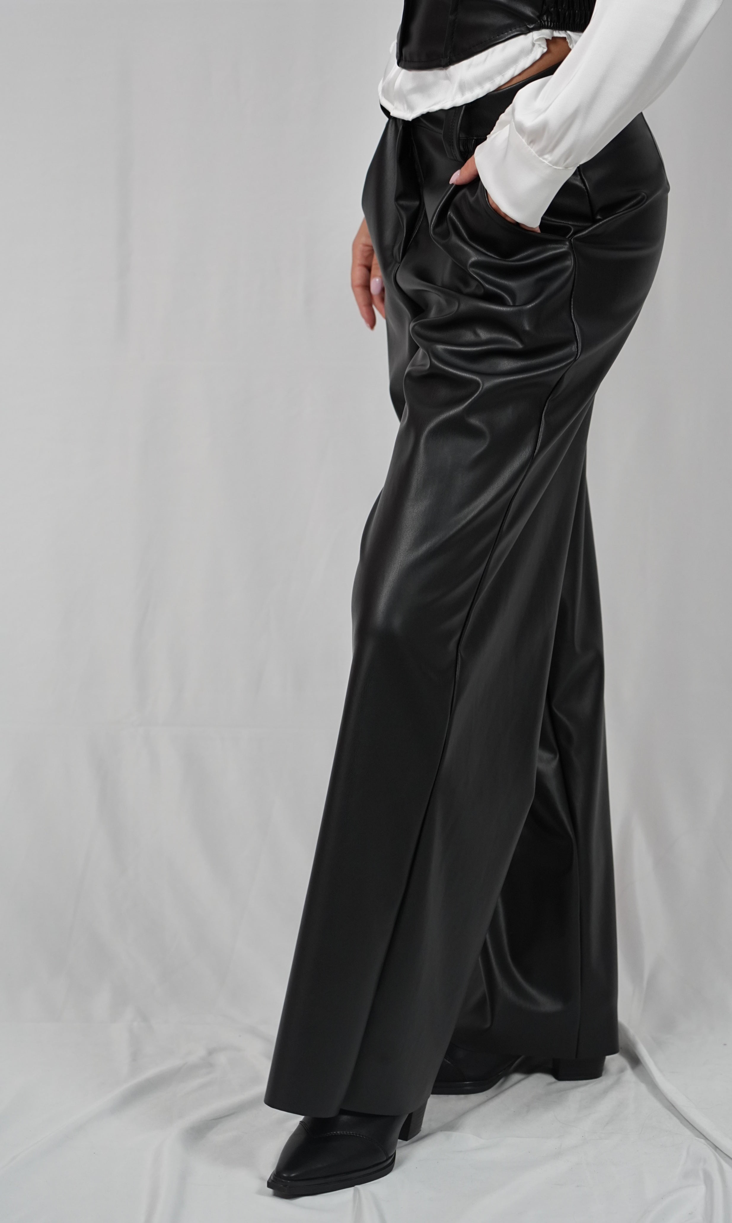 Pantalone loose ecopelle Black