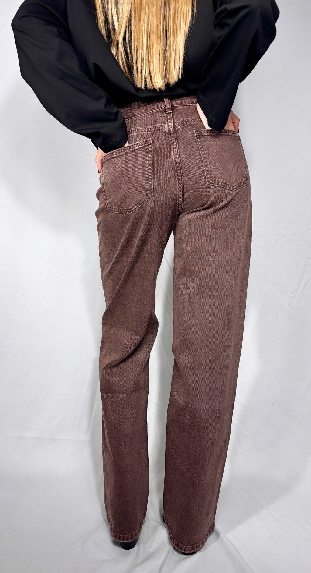 Jeans Delavè Brown con borchie