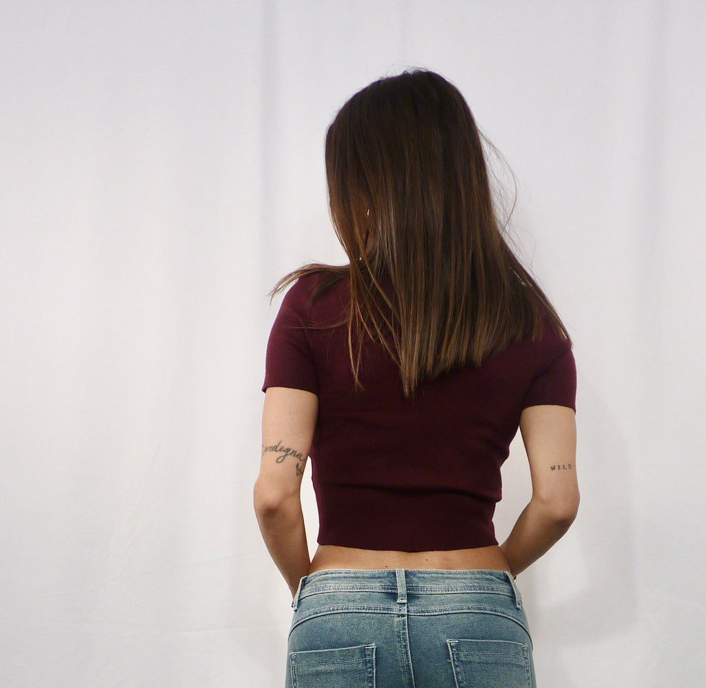 T-shirt in maglina collo alto Bordeaux